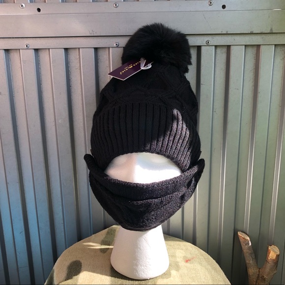 POM POM BEANIE - Picture 2 of 10